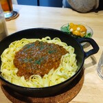 アンヴェイ カフェ - 仙台牛のミートソーススパゲティハーフ770円✨淡路麺業の生パスタ使用✨  