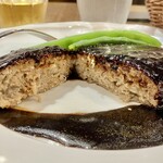 BRASSERIE LE VIN - ハンバーグ黒いデミグラスソース1,540円