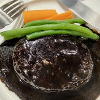 BRASSERIE LE VIN - ハンバーグ黒いデミグラスソース1,540円