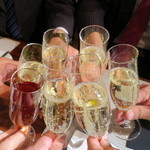 ビストロ ダイア - 仲良しメンバー7名で乾杯〜♪