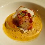 ビストロ ダイア - ダイア名物！オマール産カナダ海老とホタテ貝とサーモン
      甘エビのビスクソース