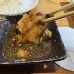 焼肉いわじ - 脂がトロリと甘い。かなり上質なホルモンです。