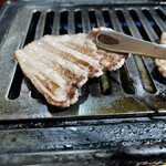 焼肉いわじ - ひっくり返して・・・