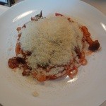 トレド - ナポリタンには粉チーズをどさりと（笑）