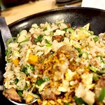 食堂 黒うさぎ - ●油かす 九条ネギ 五目炒飯