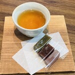 御堀堂 - 料理写真:試食用外郎とお茶