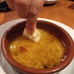 EHIME×スペイン料理 ふしおん - パンをひたして食べれば最高