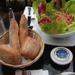 Café de la Paix - アボカドサラダ　サーモンなどシーフード入り