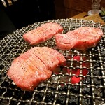 炭火焼肉 ひびの亭 - 