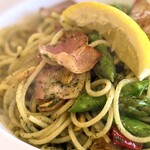 ルイジアナママ - ・スウィートバジルのペペロンチーノとグリーンアスパラ 2,112円/税込