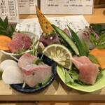 鯖乃家 - 盛り付けが目を惹く　南国ってイメージ？
                                どれも極厚でGOOD   大満足♡