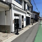 献上そば 羽根屋 本店 - 店舗前の様子