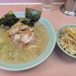 ラーメンショップ - 料理写真: