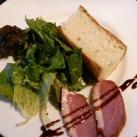 クッチーナ イタリアーナ アリア 六本木 - パン、サラダ、前菜の鴨ロースト