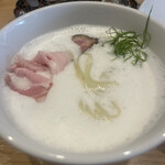 らーめんMAIKAGURA - ミニ鶏白湯ラーメン