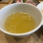 らーめんMAIKAGURA - 黄金色に輝くつけ汁