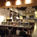 マナ バーガーズ - コンセプトは不明ですが、おしゃれな内装