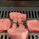 北海道焼肉 北うし - これから焼いてくれる