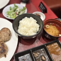神戸牛ステーキ&カフェ ノーブルウルス 三宮店 - 