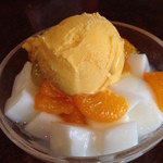 Yakiniku Sakon - デザートに、かぼちゃアイスのっけ杏仁　