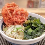 しぶそば - 紅生姜天＋わかめ