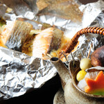 二升五合 - 松茸と鱧の土瓶蒸しと秋鮭ちゃんちゃん味噌バターホイル焼