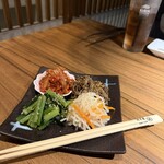 324124076 - 本日の前菜盛合せ 　キムチ・ナムル２種 