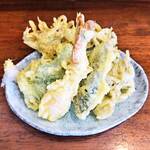 よりみち食堂 - 天ぷらの盛り合わせ