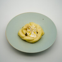 ブラータチーズとラ・フランス