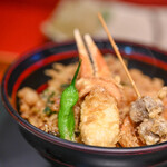 てんぷら 天杉 - "掻揚天麩羅飯（かきあげてんどん）"、蠘爪（かにつめ）＋獅子辣椒（しゝたうがらし）＋零餘子（むかご）