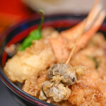 てんぷら 天杉 - "掻揚天麩羅飯（かきあげてんどん）"、零餘子（むかご）