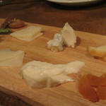 ポルコロッソ - チーズ盛り合わせ