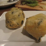 ポルコロッソ - ワカメの揚げパン