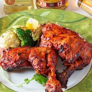 炭火で香ばしく焼き上げる本格タンドール肉料理の魅力