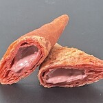 マクドナルド - 料理写真:2025.10.17 (金) 【期間限定】 三角チョコパイ(いちごミルク味) 210円(税込)