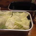 秀勝 - 無料キャベツお代わりｗ　冷たくて美味しいです！