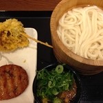 丸亀製麺 - 釜揚げ＋マイタケ＋薩摩揚げ