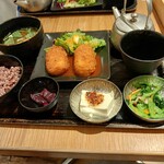 24/7 cafe apartment - 