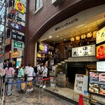味乃家 - 店舗前はずっと行列です…