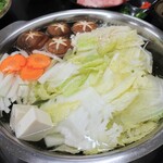 やすだ - まず野菜入れる