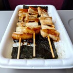 ハセガワストア - やきとり弁当(容器の溝)