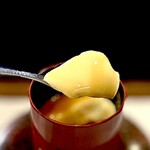 鮨 難波 - 軽いタイプのプリン。 酒と魚の味覚をリセットしてさっぱり。