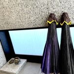 鮨 難波 - 和傘。 これはタクシーまでのお見送り用かな？ お香が炊かれて、清々しい気持ちで店内に。