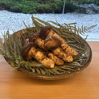 東山 緒方 - 岩手産松茸