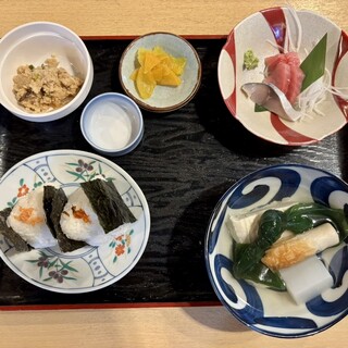 山映 - 料理写真:「おにぎり定食」（990円）