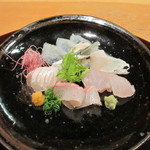 Yonekura - 天然トラフグの刺身と皮の湯引き、アカメフグの湯引き、キジハタ、イシガキダイ、平目