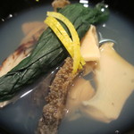 米倉 - 蝦夷鮑、焼舞茸、ほうれん草のお椀アップ