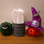 京氷ゆきみ庵 - お手拭きのそばに飾られていたハロウィンの飾り～!!( ^o^)ﾉ