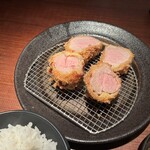 とんかつ ここまでやるか。 - 