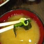 麺飯食堂 めしきんぐ - 味噌汁の具材